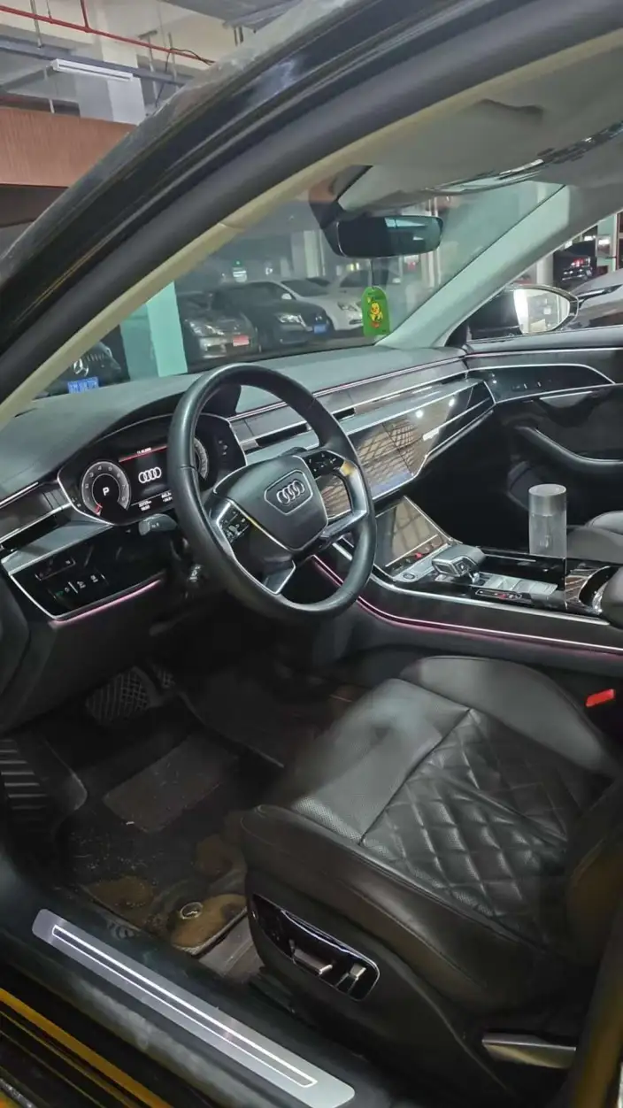 Audi A8 2022 Model A8L 50 TFSI quattro Comfort Model Collector Edition Edition – фото 7