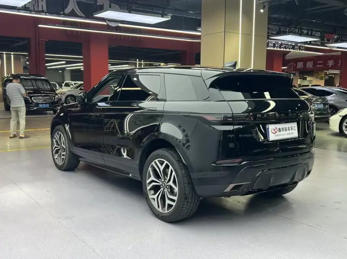 Range Rover Evoque 2026 Model Range Rover Evoque L 2.0T SE – фото 4