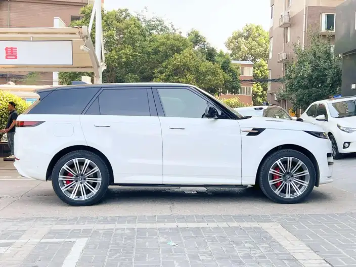 Range Rover Sport 2025 Model 400PS DYNAMIC SE – фото 8
