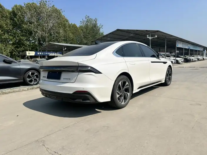 Lincoln Z 2022 Model i Cool Exclusive Edition – фото 6