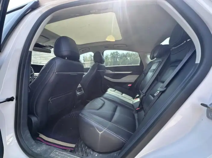 Lincoln Z 2022 Model i Cool Exclusive Edition – фото 9