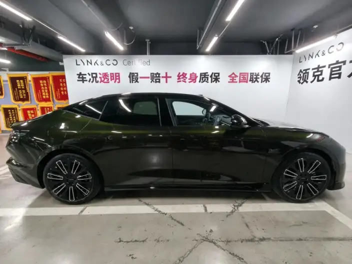 Lynk & Co 10 EM-P 2025 Model 240 4WD Ultra Sports Edition – фото 8
