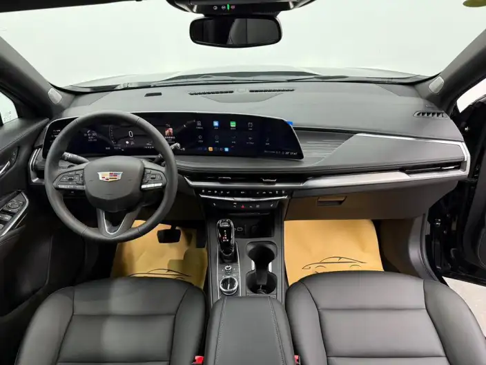 Cadillac XT4 2024 Model 28T 2WD Luxury Model – фото 9