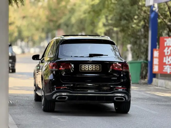 Mercedes-Benz GLC 2022 Model Facelift GLC 300 L 4MATIC Dynamic Model Collector Edition – фото 4