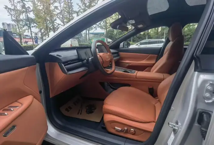 eπ 007 2025 Model EV 565 4WD Max Pilot Edition – фото 8