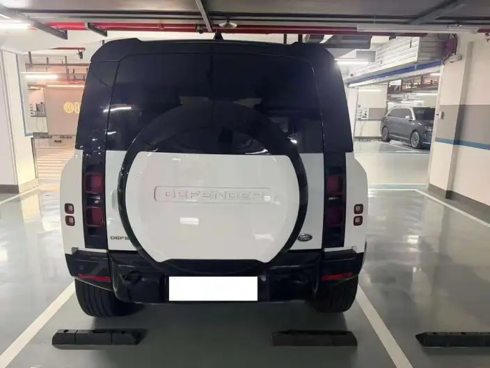 Land Rover Defender 2024 Model 110 3.0T P400 X-Dynamic HSE – фото 3