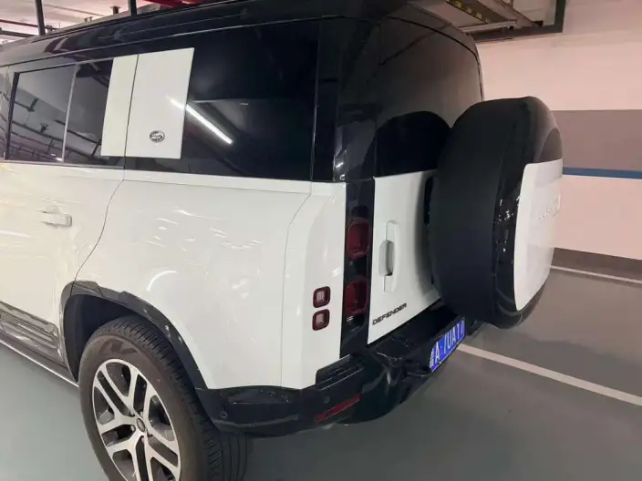 Land Rover Defender 2024 Model 110 3.0T P400 X-Dynamic HSE – фото 4