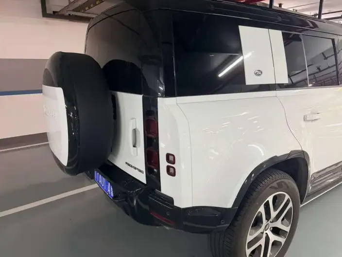 Land Rover Defender 2024 Model 110 3.0T P400 X-Dynamic HSE – фото 5