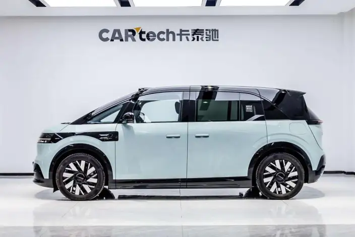 ZEEKR MIX 2025 Model 76kWh Smart Driving Edition – фото 3