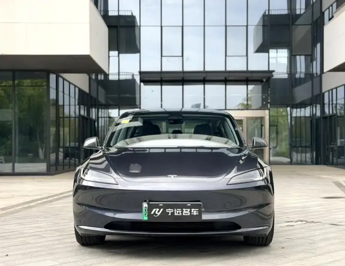 Model 3 2025 Model Rear-wheel drive version – фото 2