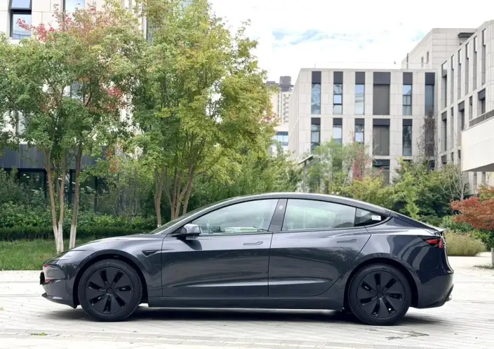 Model 3 2025 Model Rear-wheel drive version – фото 3