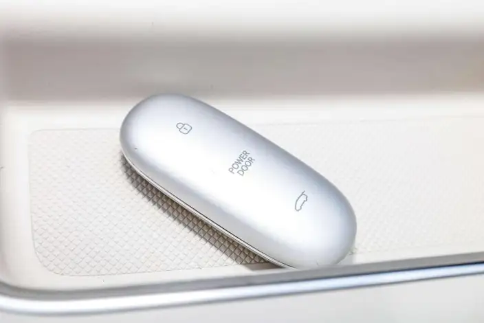 Li Auto MEGA 2024 Model Ultra Edition – фото 7