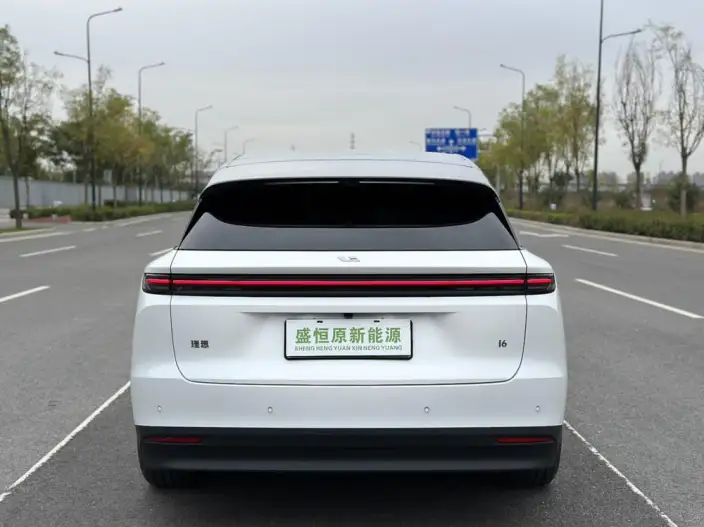 Li Auto i6 2025 Model 2WD Standard Edition – фото 6