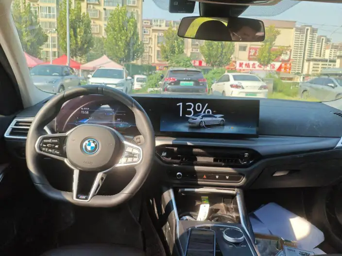 BMW i3 2025 Model eDrive35L – фото 6