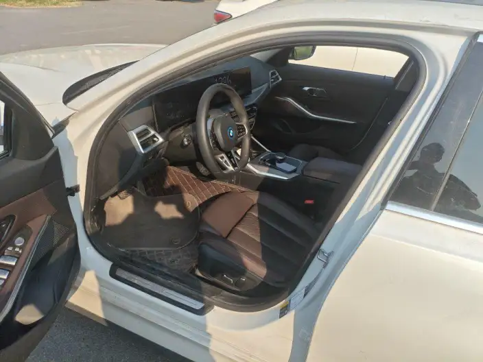 BMW i3 2025 Model eDrive35L – фото 8