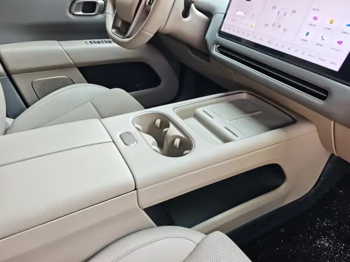 Li Auto i6 2025 Model 2WD Standard Edition – фото 8