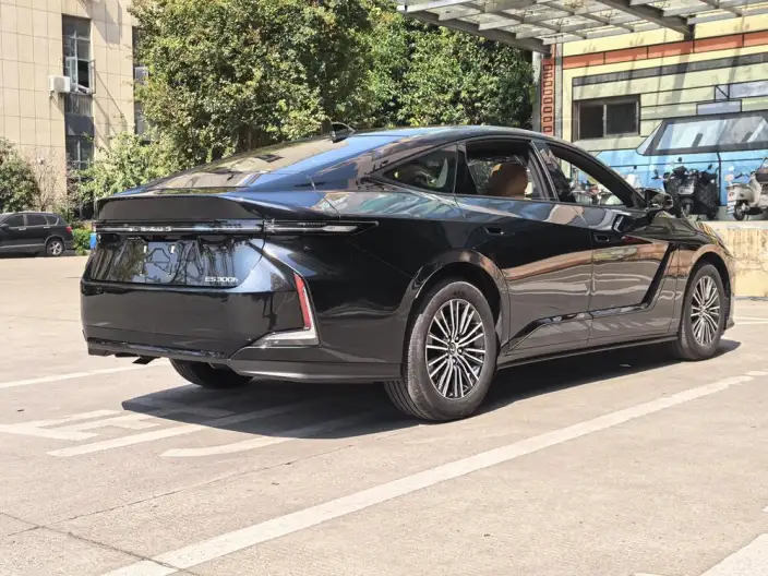 Lexus ES 2026 Model 300h – фото 7