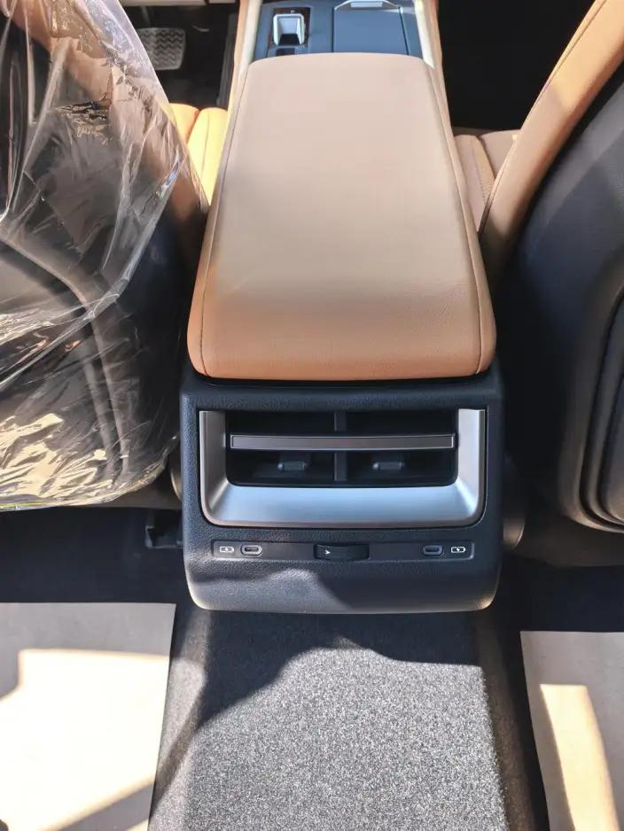Lexus ES 2026 Model 300h – фото 8