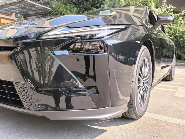 Lexus ES 2026 Model 300h – фото 9