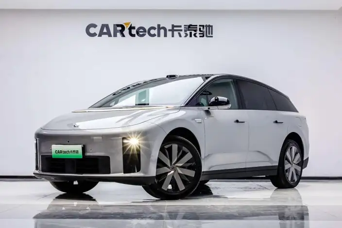 Li Auto i6 2025 Model 4WD Standard Edition – фото 1