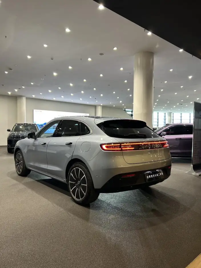 Aito M5 2022 Model Extended Range 4WD Ultimate Edition – фото 6