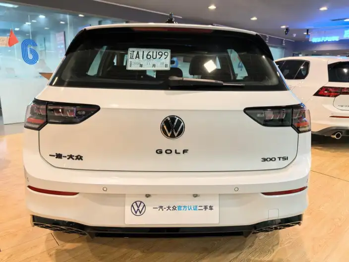 Volkswagen Golf 2025 Model 300TSI R-Line – фото 4