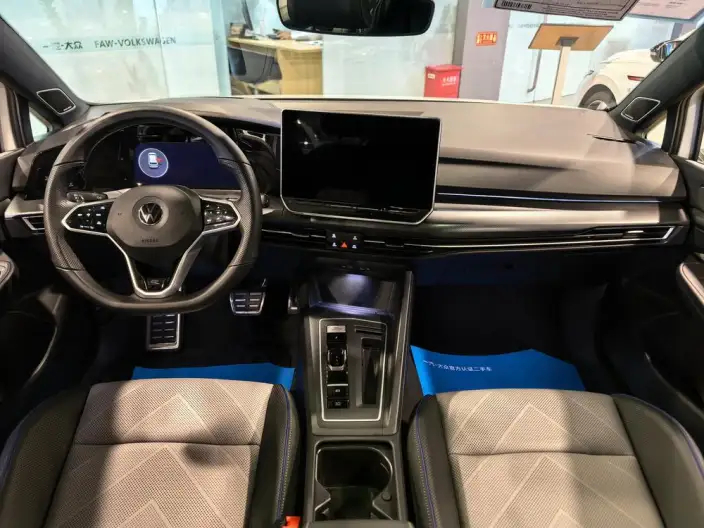 Volkswagen Golf 2025 Model 300TSI R-Line – фото 7