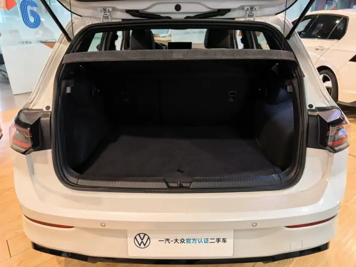 Volkswagen Golf 2025 Model 300TSI R-Line – фото 10