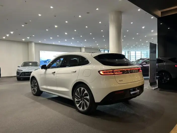Aito M5 2022 Model Extended Range 4WD Flagship Edition – фото 5