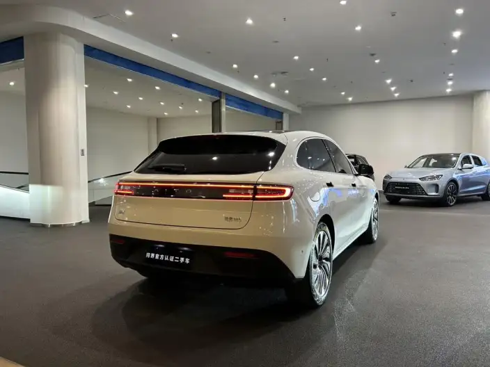 Aito M5 2022 Model Extended Range 4WD Flagship Edition – фото 7