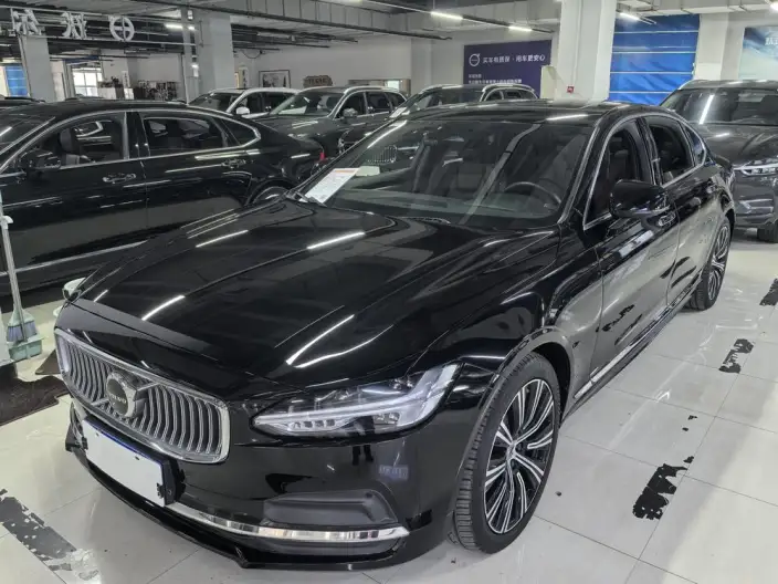 Volvo S90 2022 Model B5 Smart Range Deluxe Edition