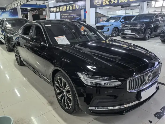 Volvo S90 2022 Model B5 Smart Range Deluxe Edition