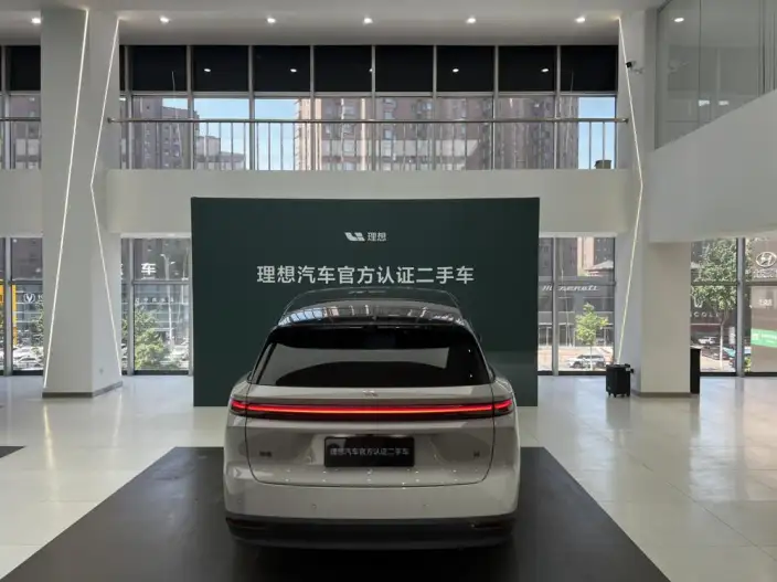 Li Auto i8 2025 Model Standard Edition – фото 3