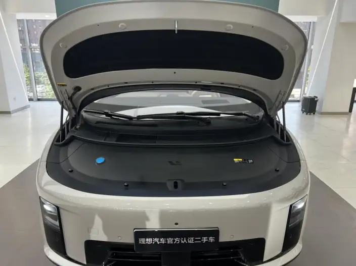 Li Auto i8 2025 Model Standard Edition – фото 5
