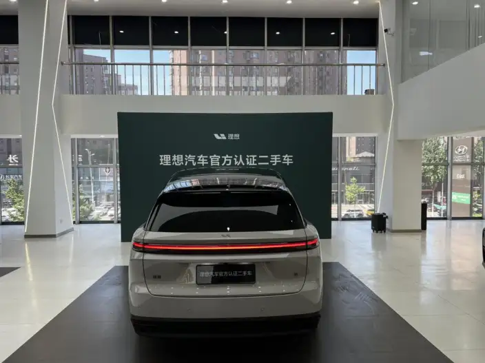 Li Auto i8 2025 Model Standard Edition – фото 6