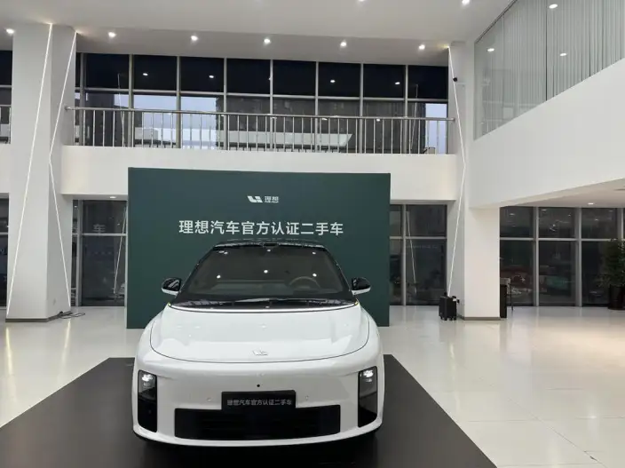 Li Auto i6 2025 Model 4WD Standard Edition – фото 2