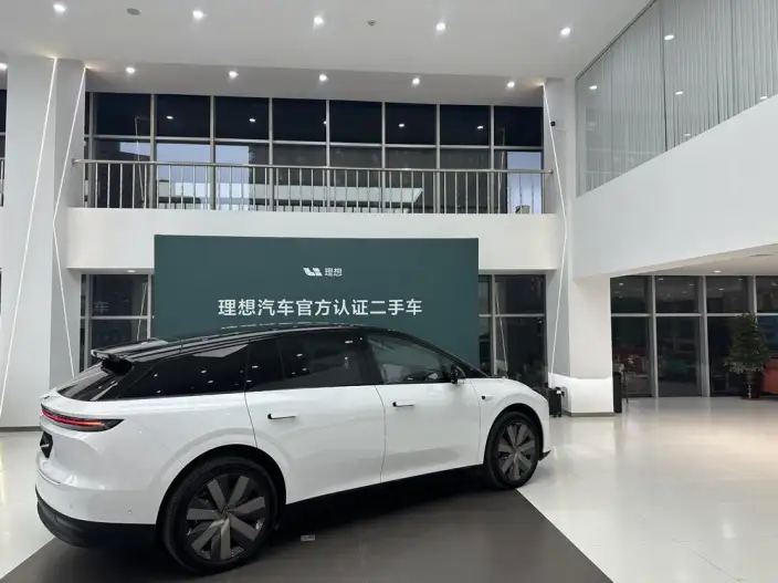 Li Auto i6 2025 Model 4WD Standard Edition – фото 3