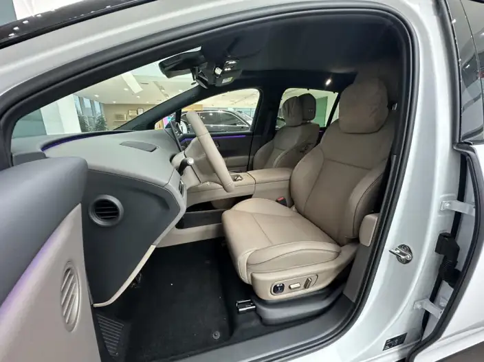 Li Auto i6 2025 Model 4WD Standard Edition – фото 10