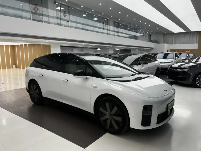 Li Auto i6 2025 Model 4WD Standard Edition – фото 2