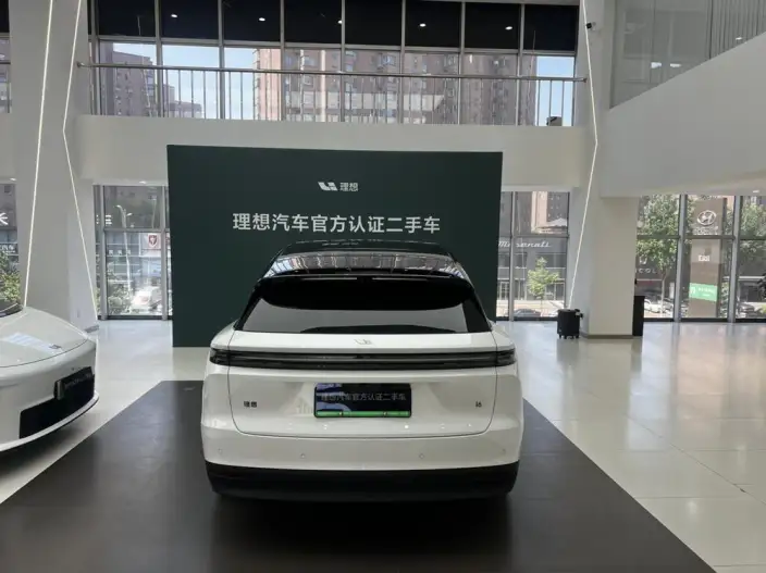 Li Auto i6 2025 Model 4WD Standard Edition – фото 5