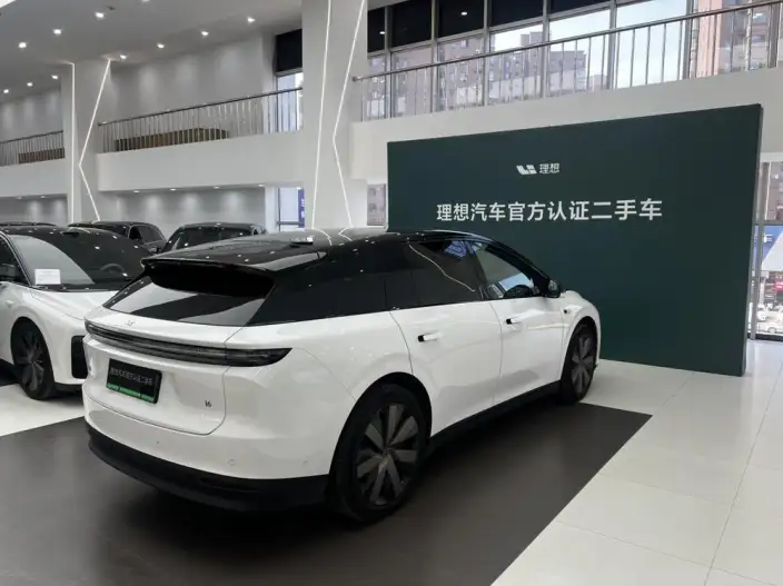 Li Auto i6 2025 Model 4WD Standard Edition – фото 6