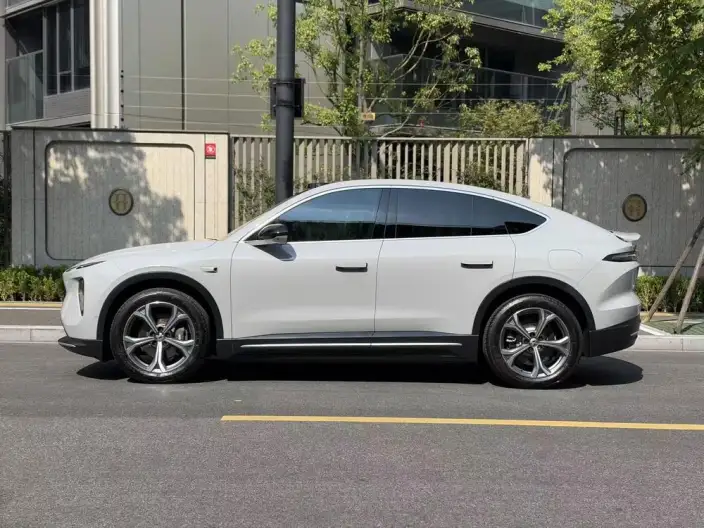 NIO EC6 2024 Model 75kWh – фото 3