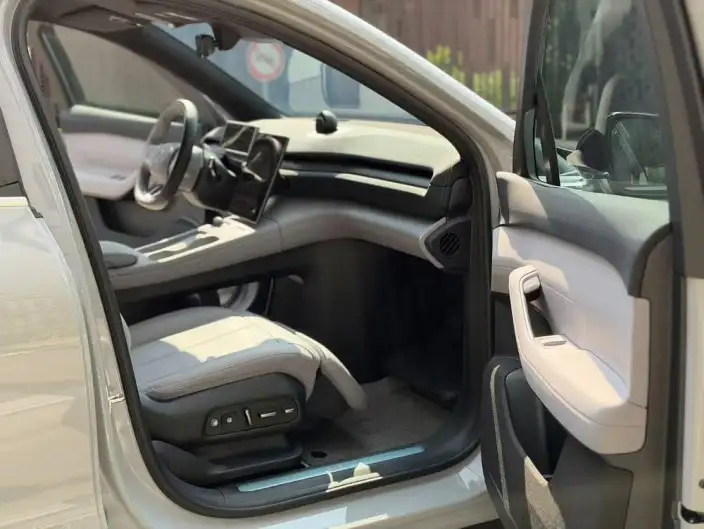 NIO EC6 2024 Model 75kWh – фото 6