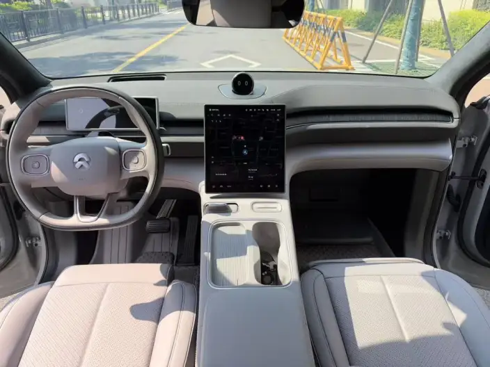 NIO EC6 2024 Model 75kWh – фото 7