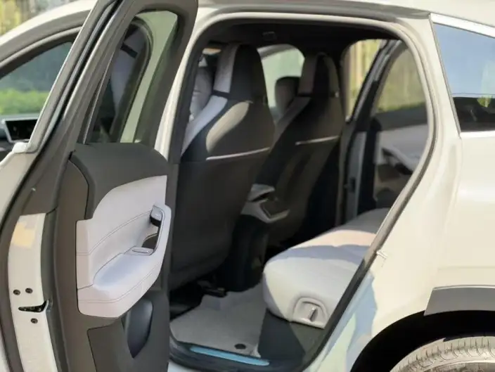 NIO EC6 2024 Model 75kWh – фото 9