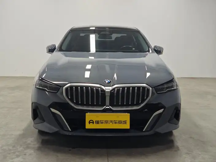 BMW 5 Series 2024 Model 530Li Leading Model M Sports Set – фото 2