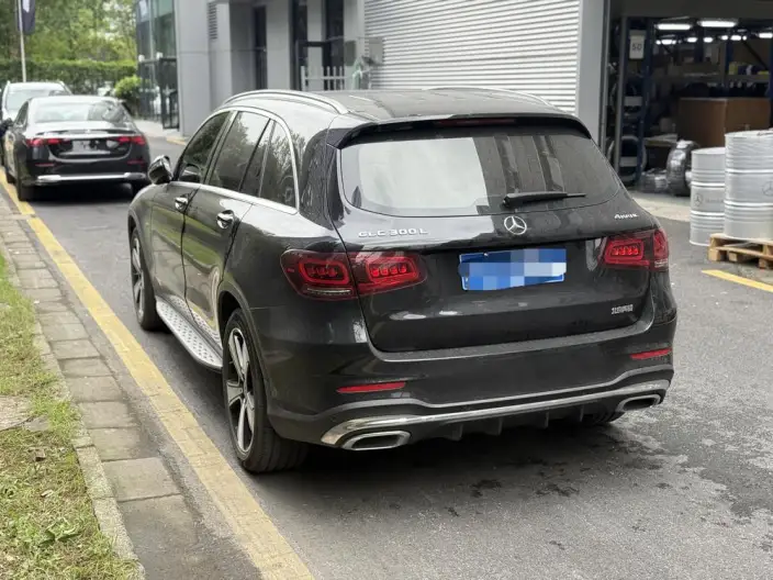 Mercedes-Benz GLC 2022 Model Facelift II GLC 300 L 4MATIC Luxury Model – фото 3