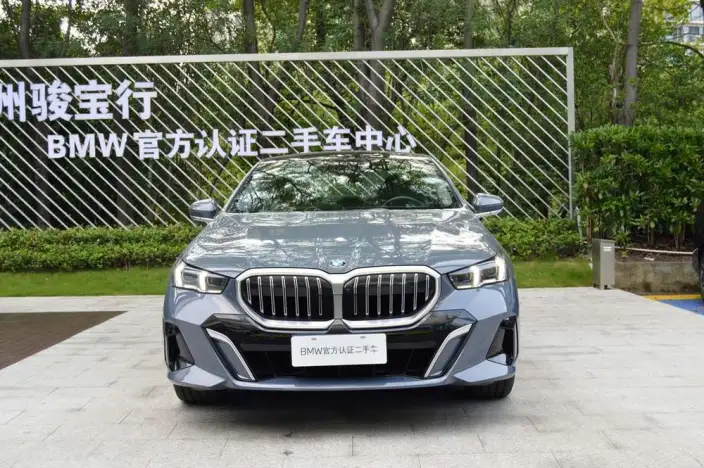 BMW 5 Series 2024 Model 530Li Exclusive Model M Sports Set – фото 2