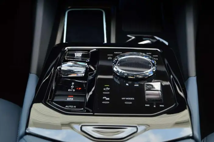 BMW 5 Series 2024 Model 530Li Exclusive Model M Sports Set – фото 7