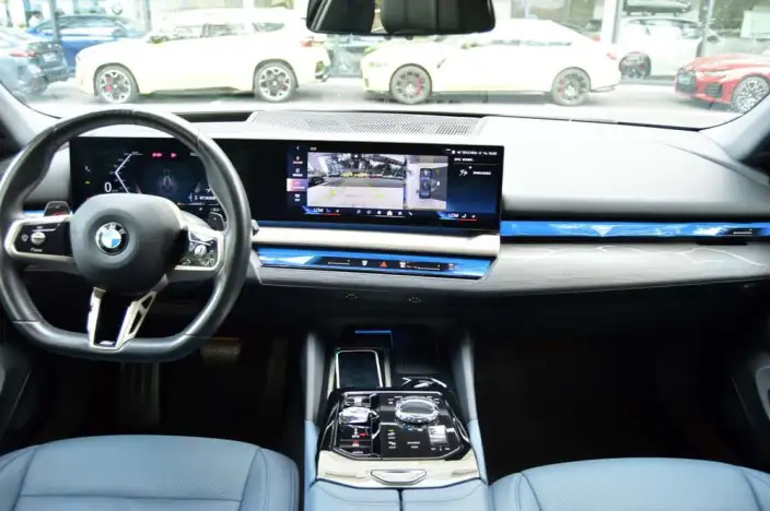BMW 5 Series 2024 Model 530Li Exclusive Model M Sports Set – фото 10